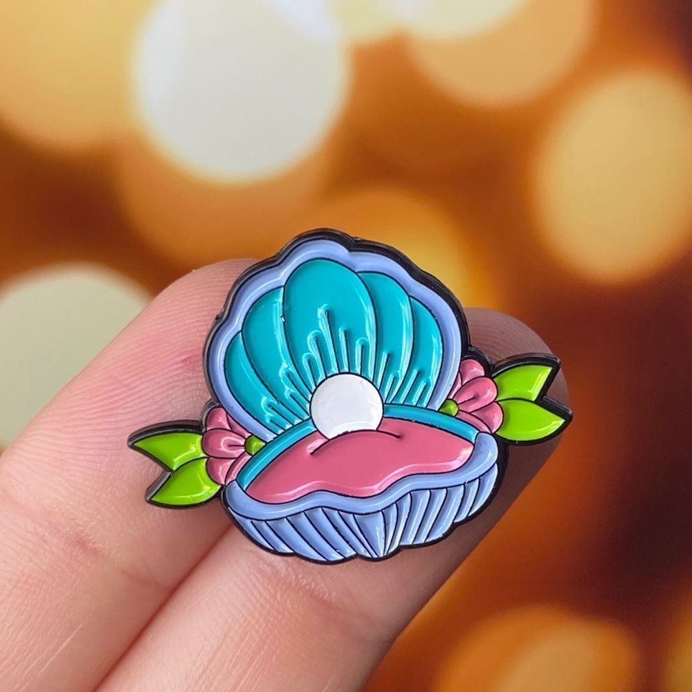 Pearl in Clam Enamel Pin/ Brooch Lapel